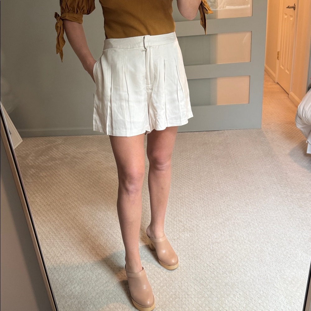 Astr High Waist Cream Women's Shorts